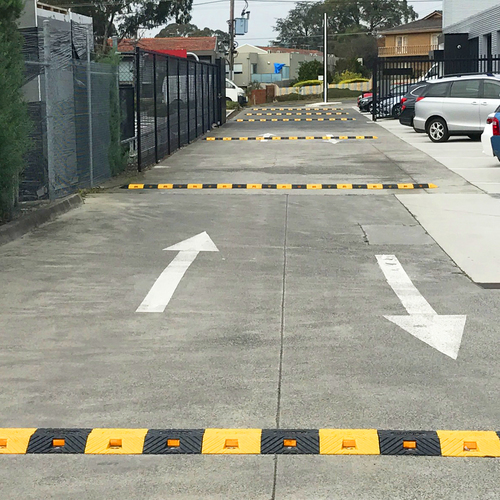 Speed Hump - Rubber, 12-14 Feet Length, 3-4 Inches Height | Parabolic Shape, Black And Yellow Color, Surface Mounted