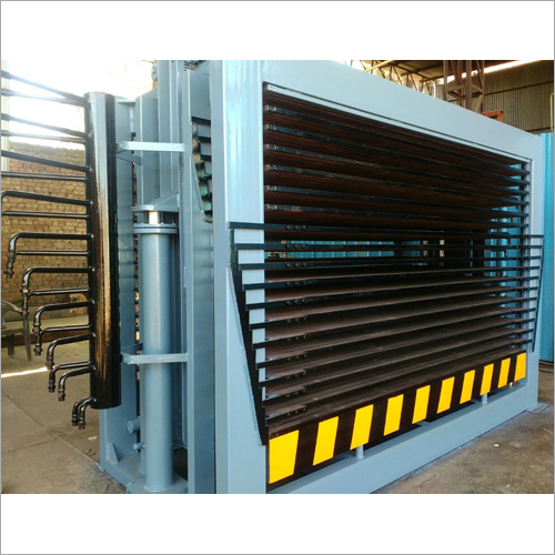 Plywood Core Dry Press Machine - Metal 220-440 Volt Semi-automatic For Plywood Industries With Electric Power Source And Phase Three Functions