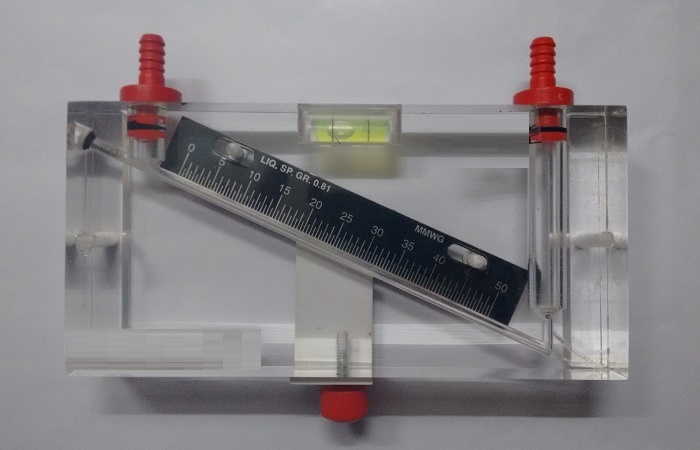Differential Pressure Manometer - Color: White