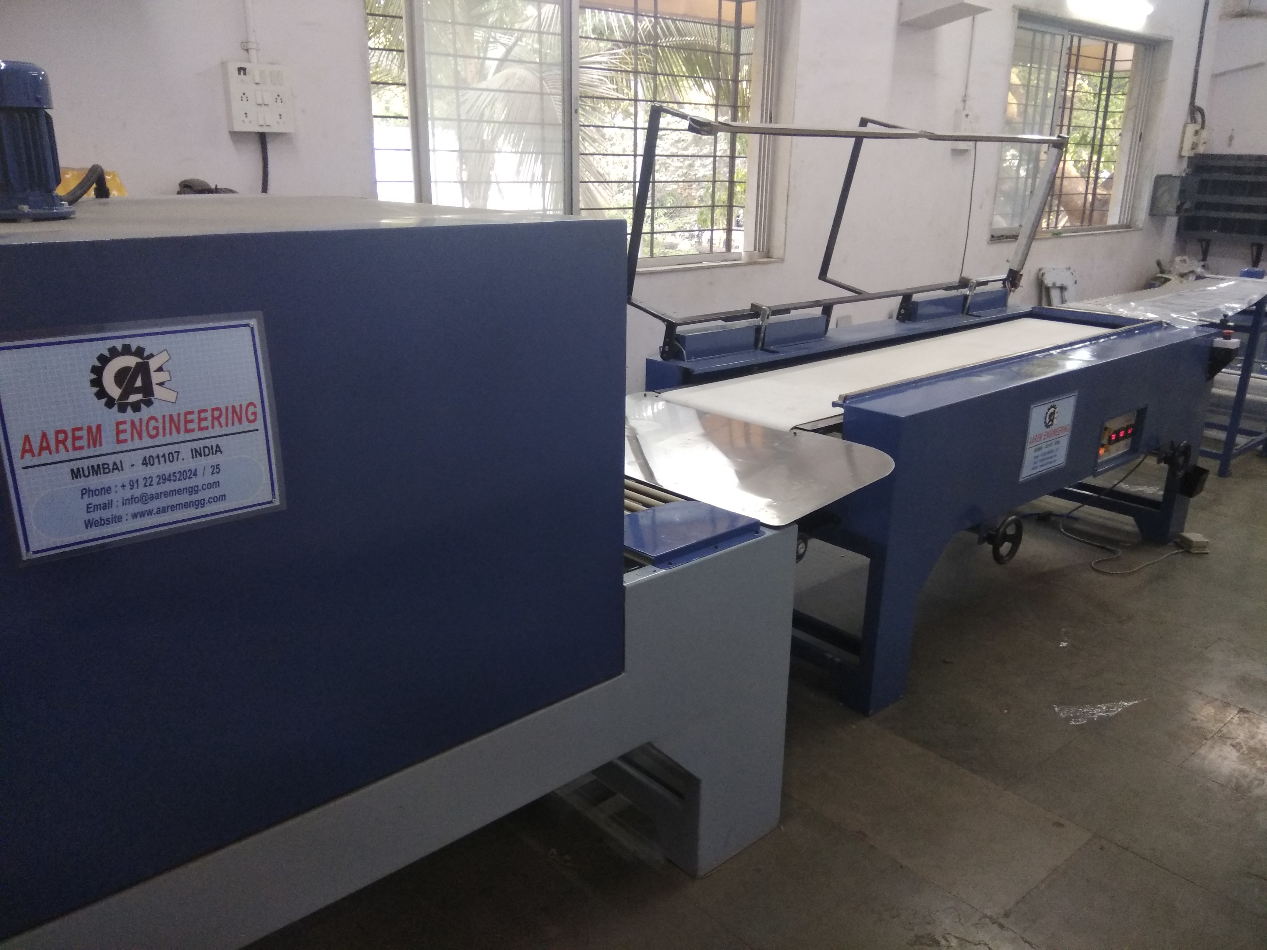L-sealer Tunnel Machine - Mild Steel, 6300x1350x1800mm, 900kg Weight | Film Inverting Head, Pneumatic Sealing Jaws, Variable Speed Shrink Tunnel
