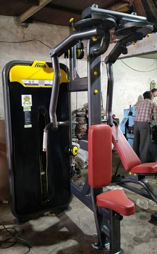 Rear Delt Fly Machine Application: Gain Strength