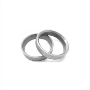 वाल्व डालें। उदा.