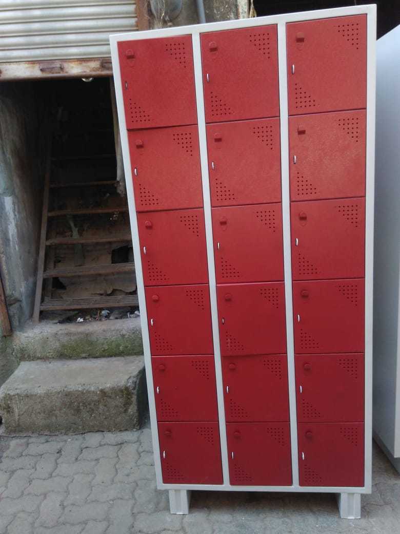 Machine Made 18 Door Commercial Locker