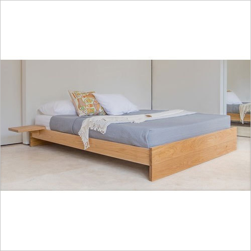 डिजाइनर लकड़ी का डबल बेड