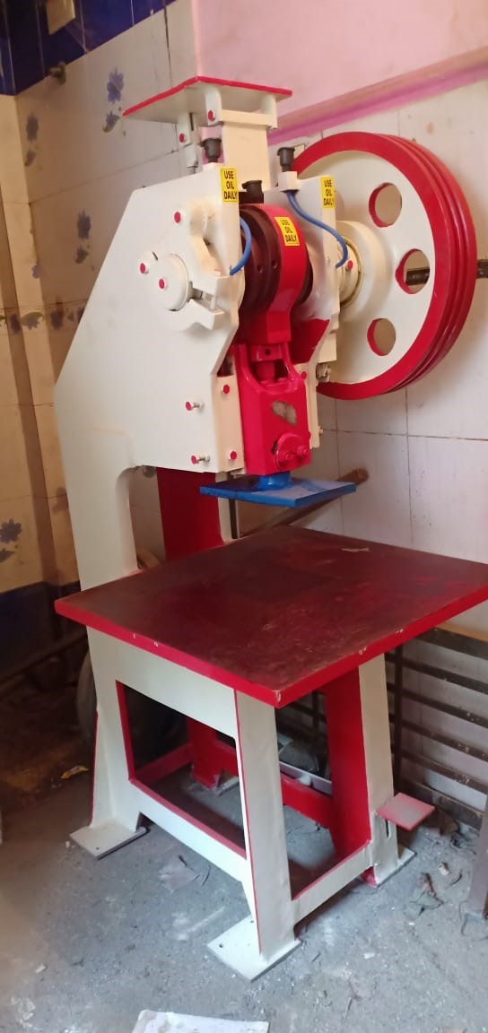Slipper Making Machine Capacity: 450 To 700 T/hr