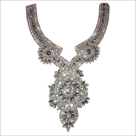 क्रिस्टल बीड नेकलाइन