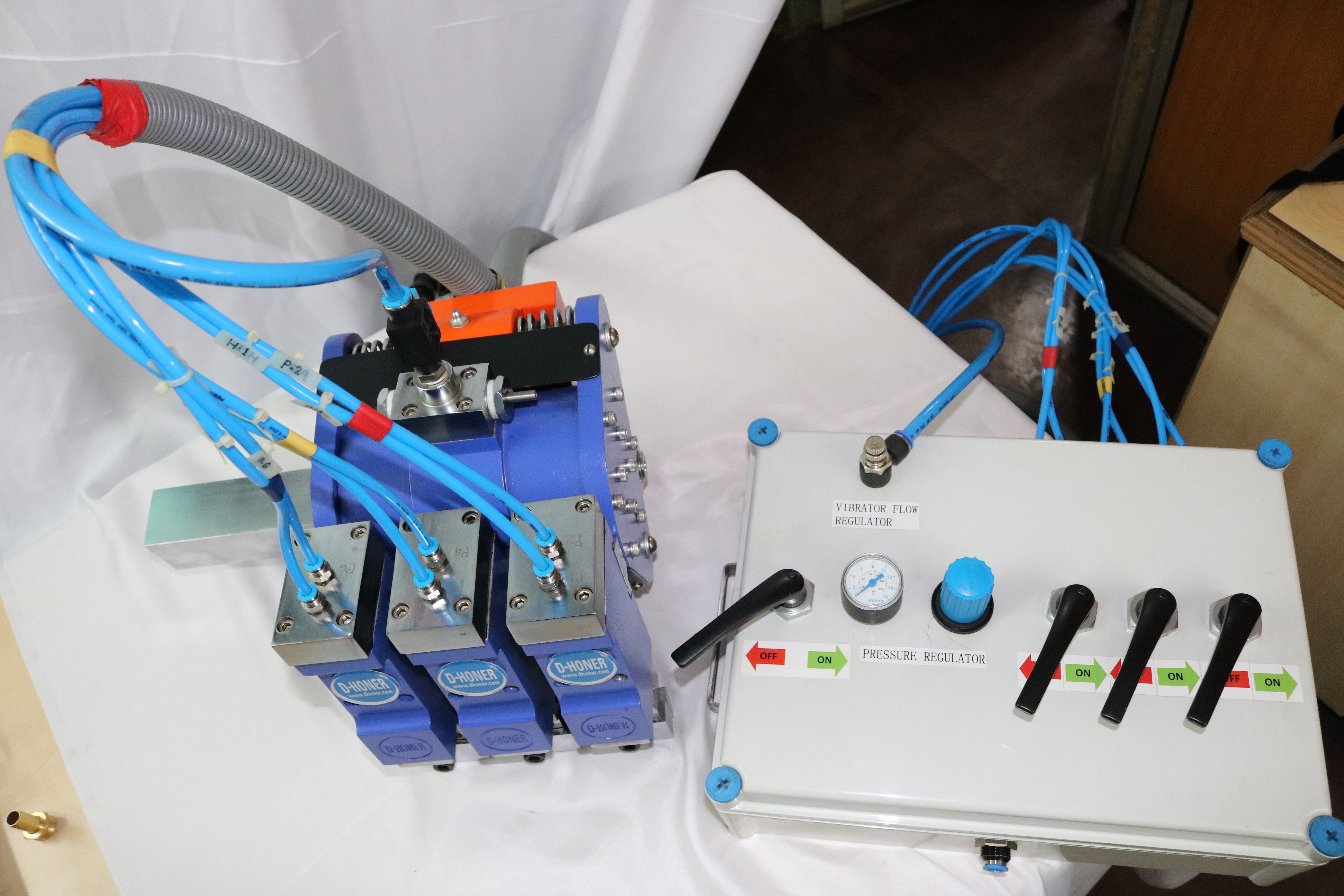 Blue Triple Head Super Finishing Machine With Controller