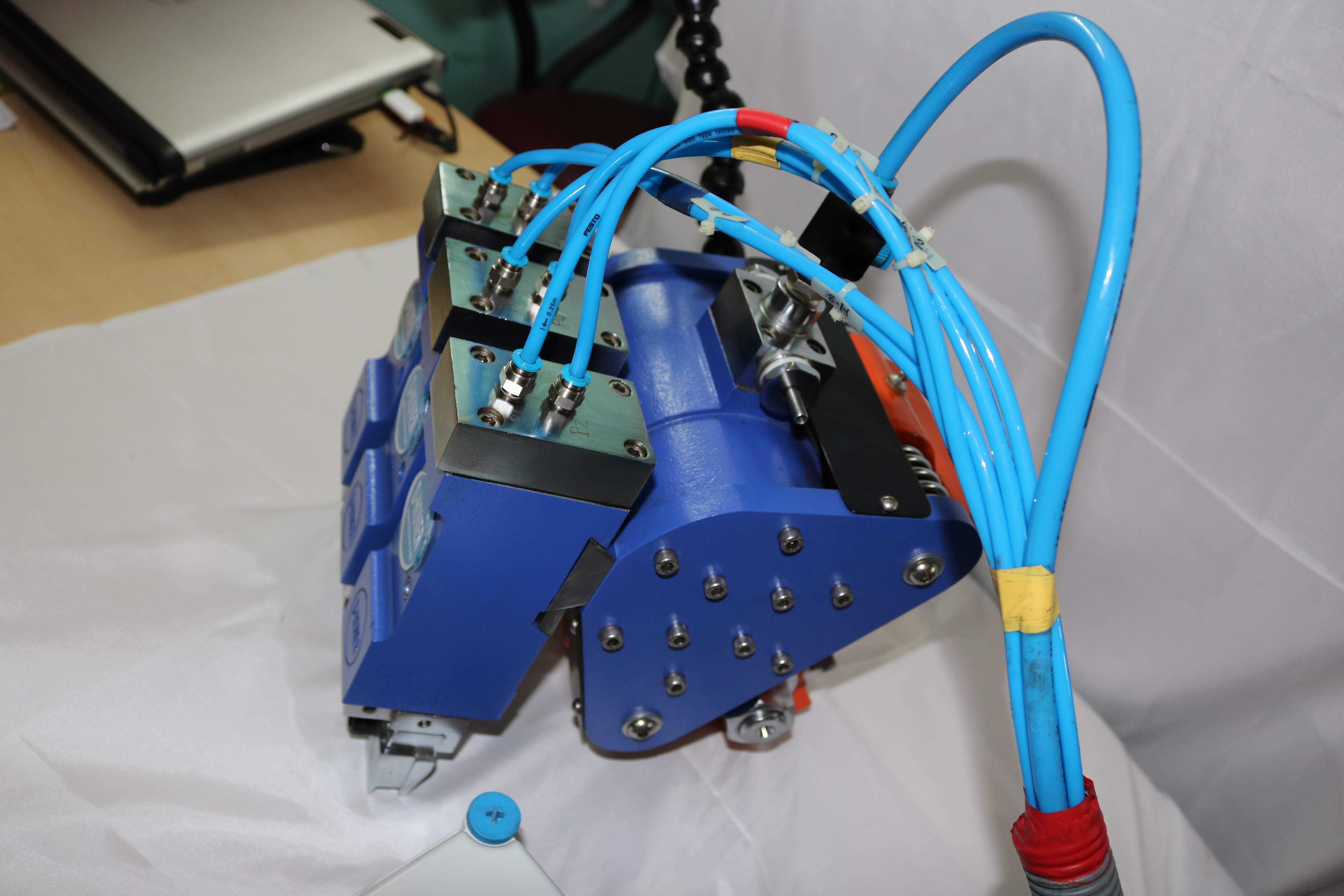 Blue Triple Head Super Finishing Machine With Controller