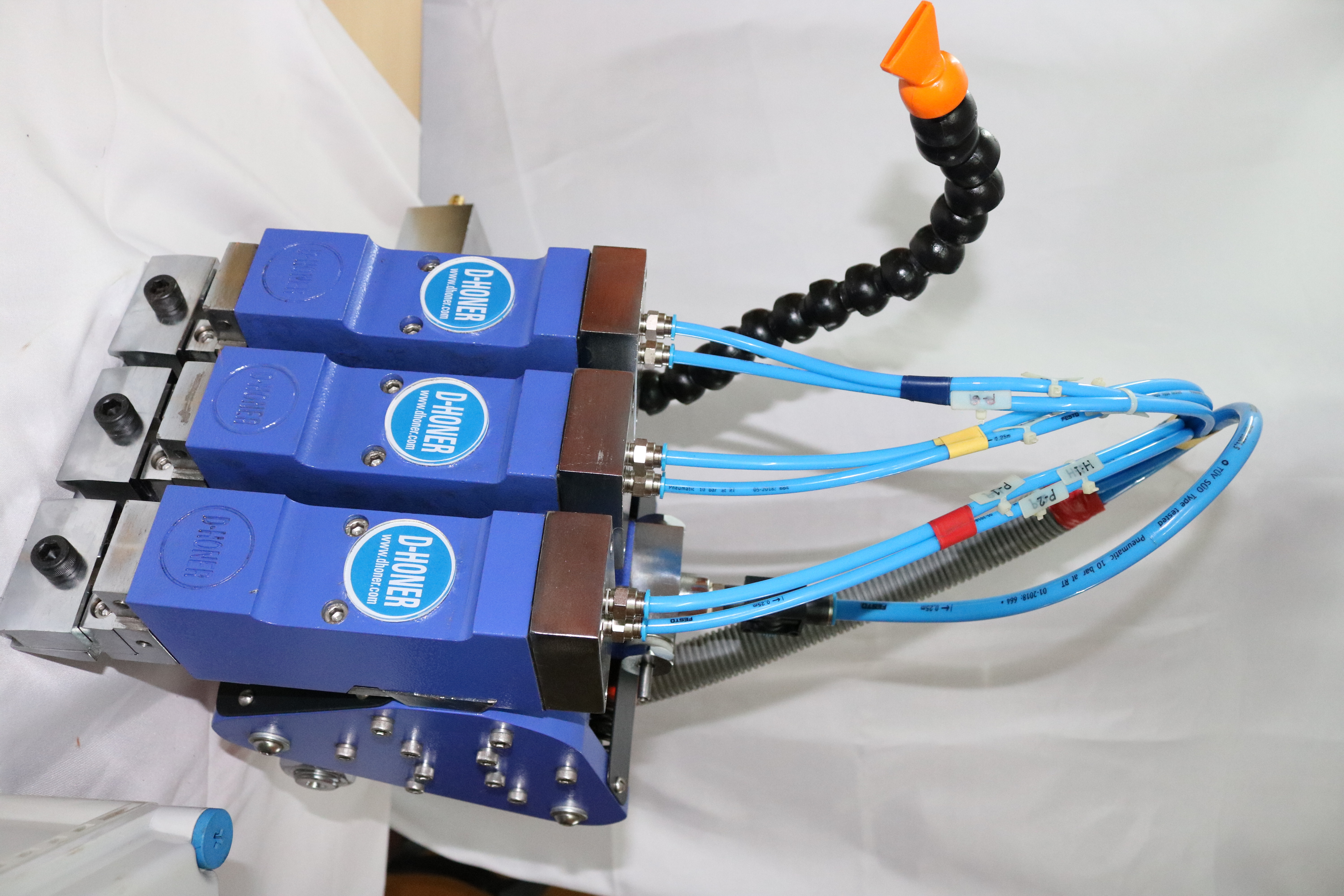 Blue Triple Head Super Finishing Machine With Controller