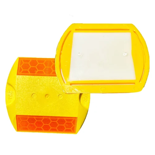 रोड स्टड्स