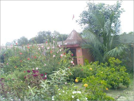 प्लांट के अंदर मंदिर का दृश्य