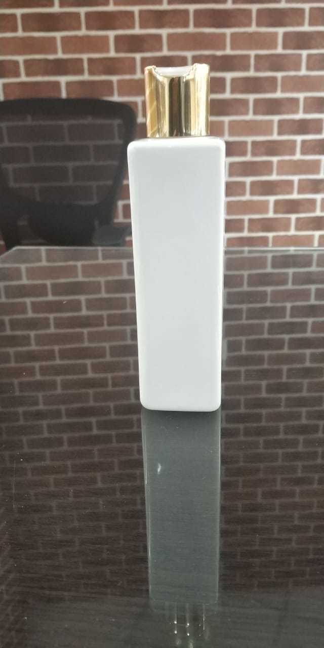 200 Ml Square Shampoo Bottle - Material: Plastic