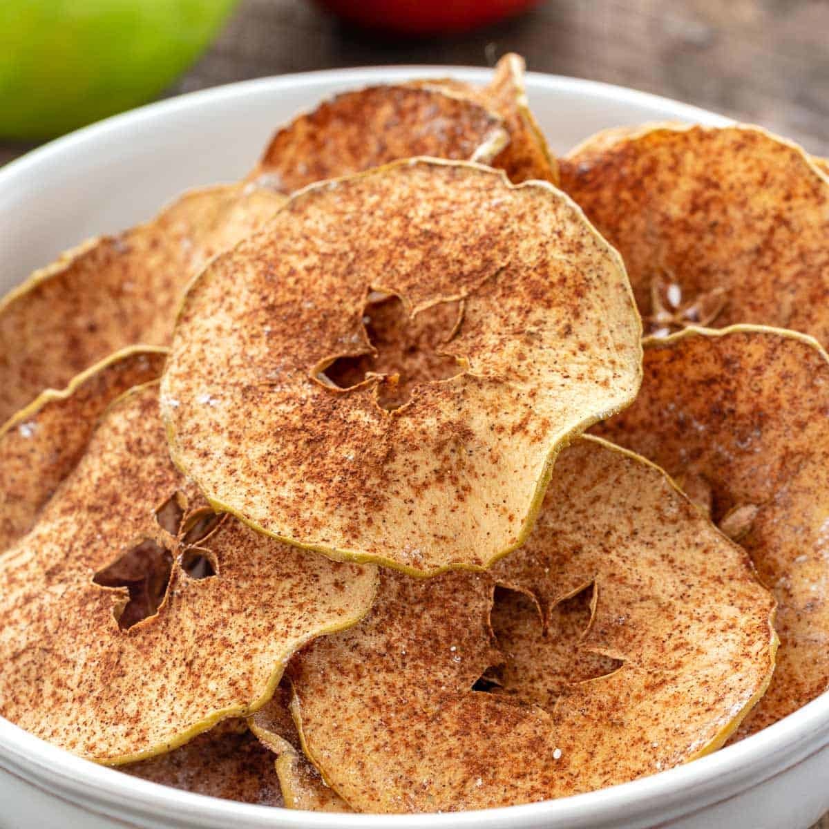 Apple - Fresh Frozen Granny Smith, Medium Size , Green Color, Convenient & Versatile, Nutritious Apple Chips In A Frozen Bag, Long-lasting Freshness