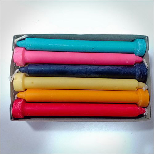रंग मोम मोमबत्ती