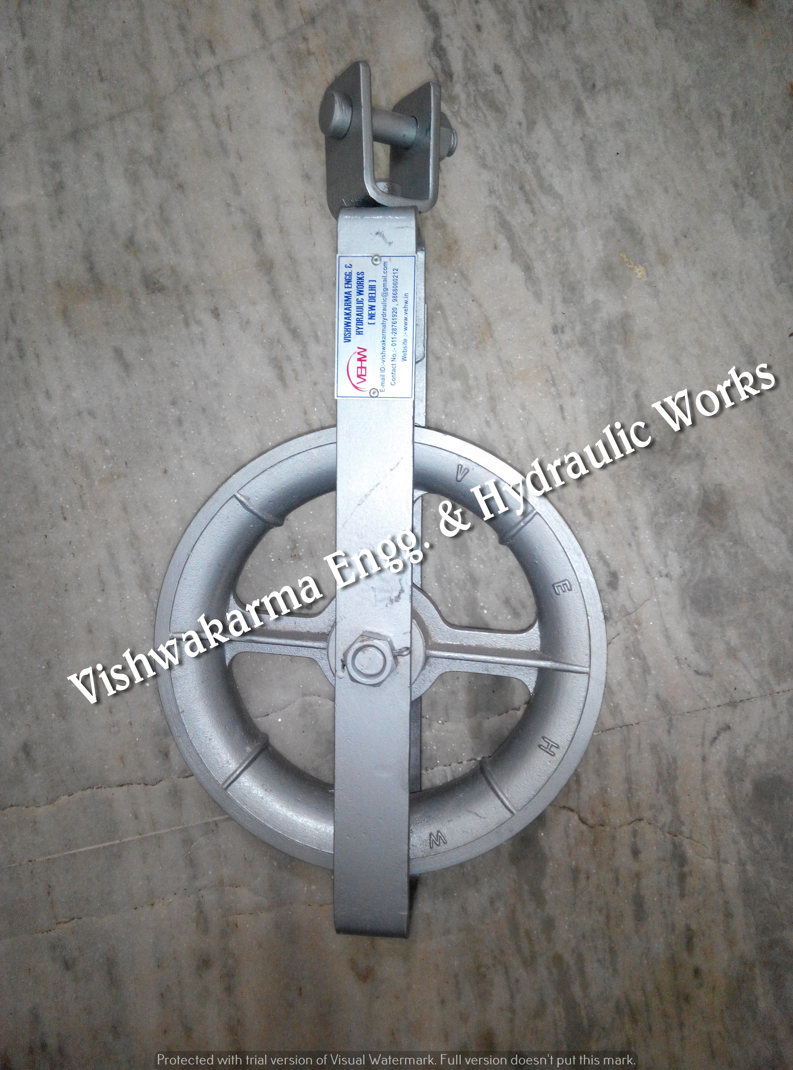 3 Sheaves Running Out Blocks Body Material: Aluminium