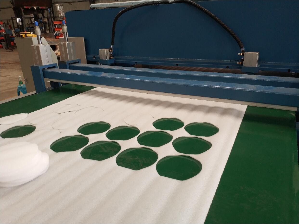 Double Sides Automatic Feeding Hydraulic Cutting Machine - 6380x3060x1530mm, Blue Color, 100 Tons Cutting Force, Full Automatic Control System, High Efficiency, Low Energy Consumption, Ideal For Foam And Plastic