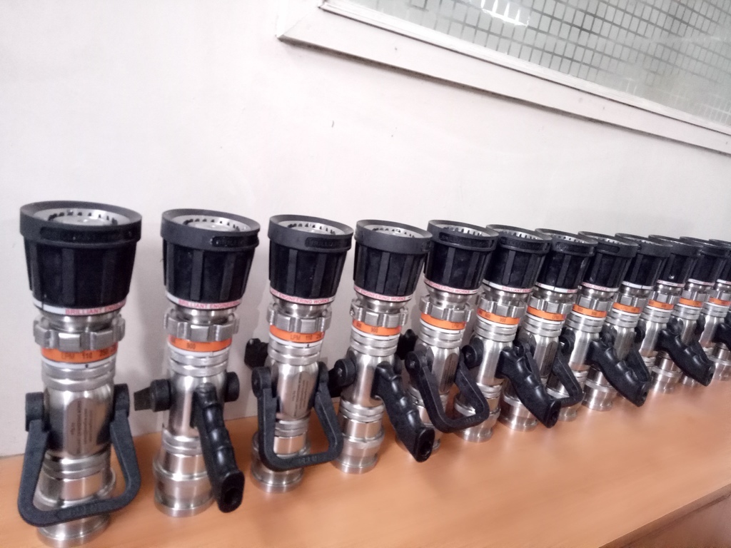 Universal Nozzle - Application: For Fire