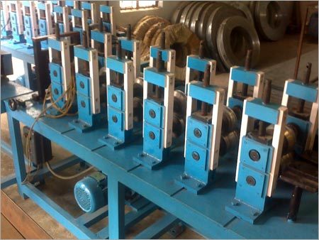 रोल बनाने की मशीनरी