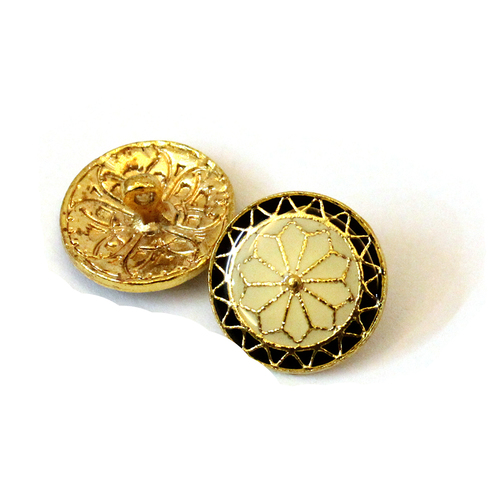 गोल्डन इनेमल बटन