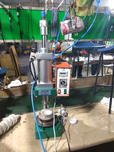 Pneumatic Tikki Fitting Machine