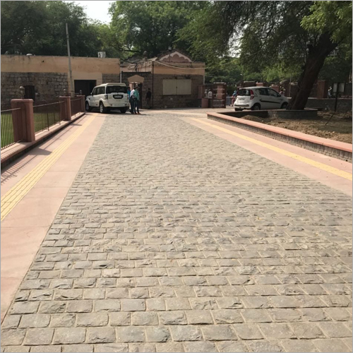 प्राचीन बलुआ पत्थर की सड़कीय सड़क