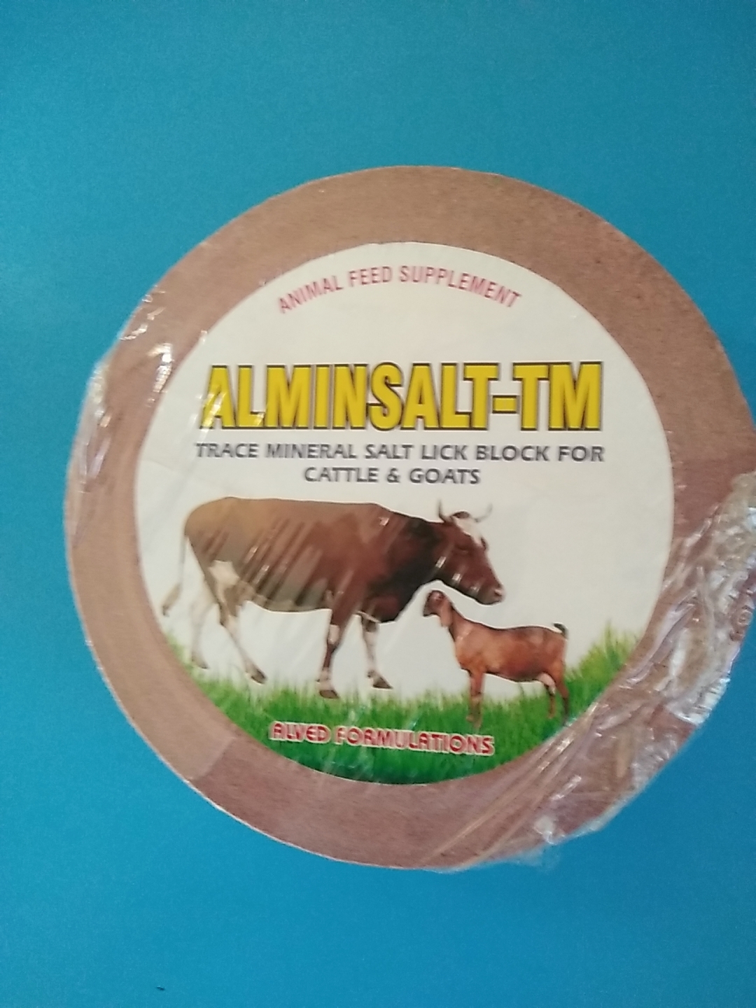 Trace Mineral Salt Lick Block - 5 Kg Nutrition Feeds For Cattle & Goats, Contains Iron, Zinc, Copper, Iodine, Magnesium, And Selenium