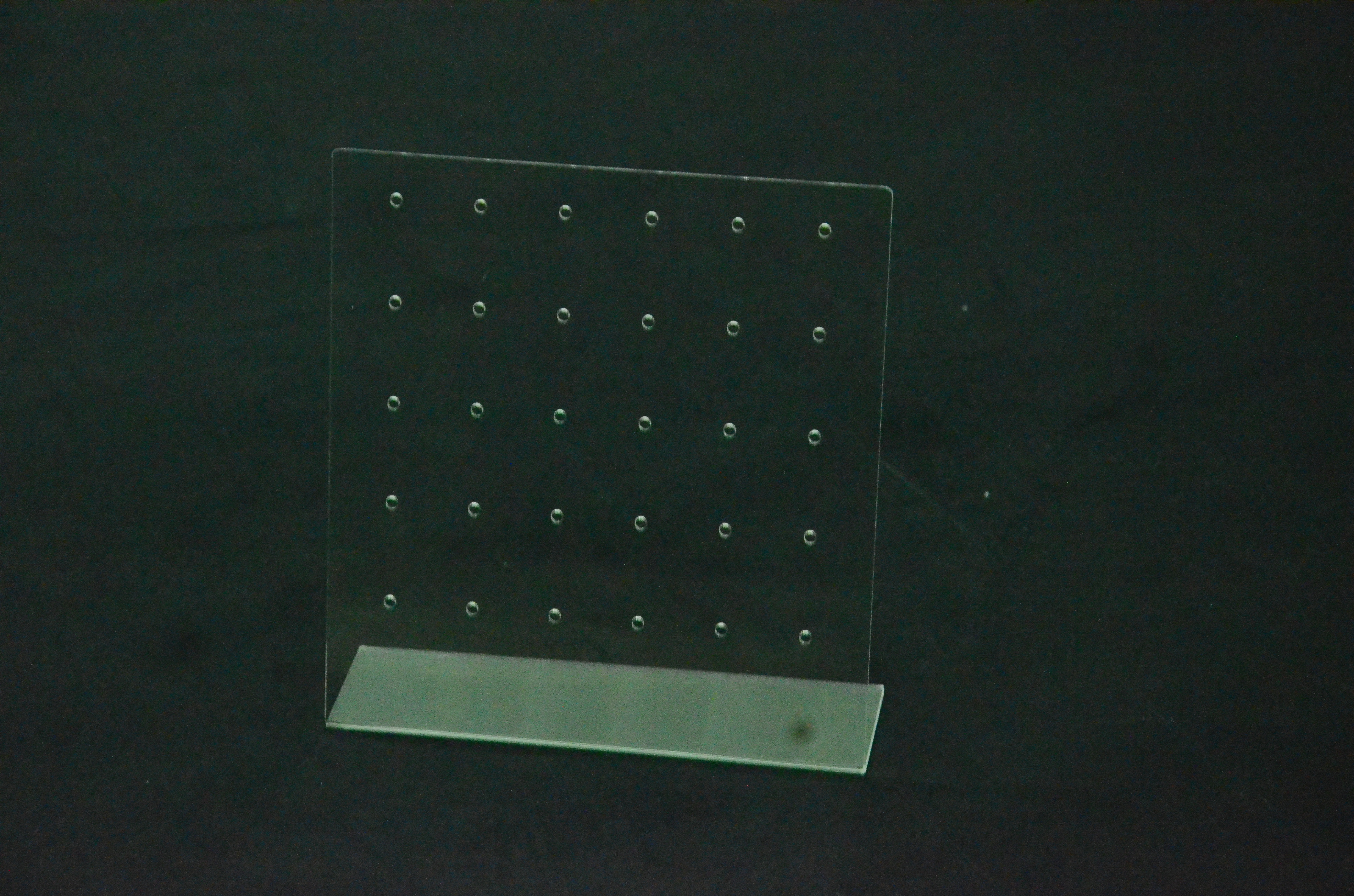 Acrylic Display Stand - High Clarity Imported Acrylic, Customizable Size And Shape, Perfect For Showcasing Jewelry And Studs