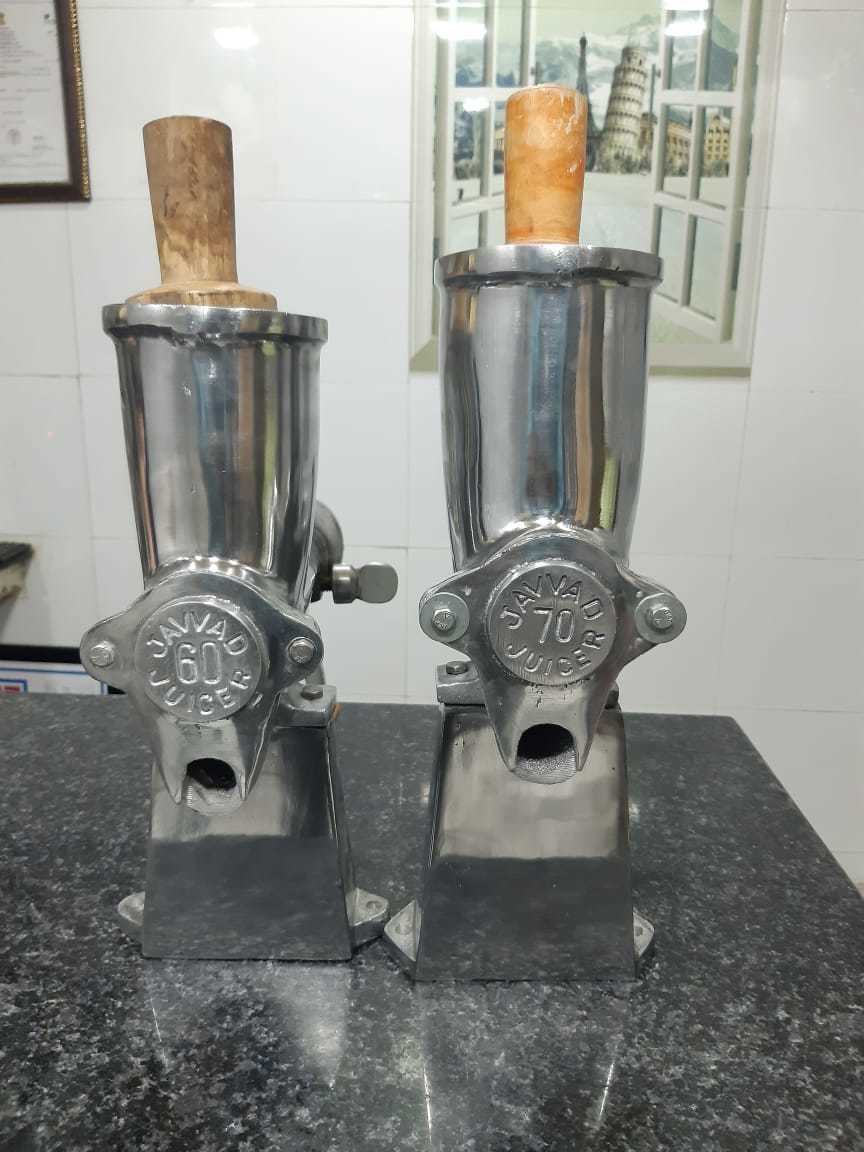 White Hand Juicer