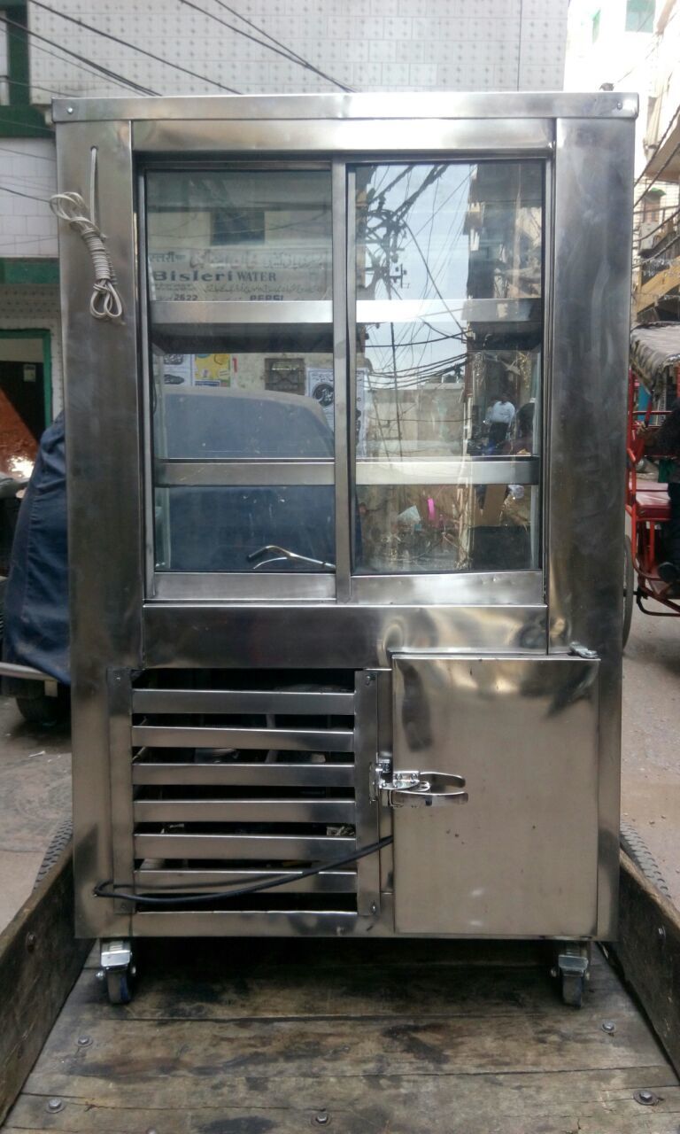 Display Counter - Stainless Steel, Eco Friendly, White Color, Free Stand Design - Manual Control, 1 Year Warranty