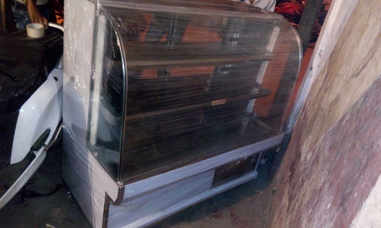 Display Counter - Stainless Steel, Eco Friendly, White Color, Free Stand Design - Manual Control, 1 Year Warranty