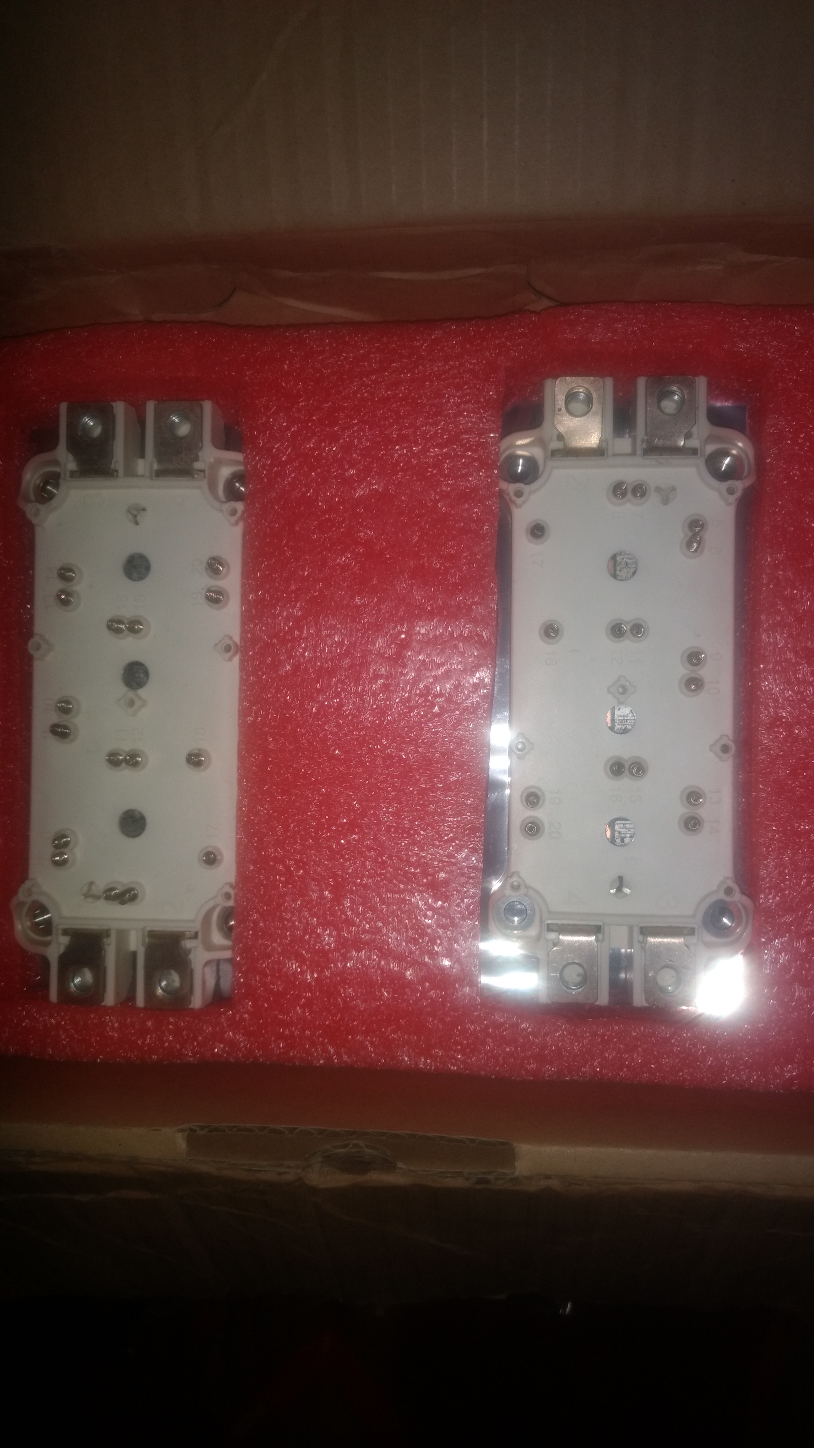 Semikron Igbt Modules - Silicon | 50mm X 30mm X 15mm, 1200v Voltage Rating, 100a Current Rating, Through-hole Mounting, -40°c To +150°c Operating Temperature, To-247 Package Type