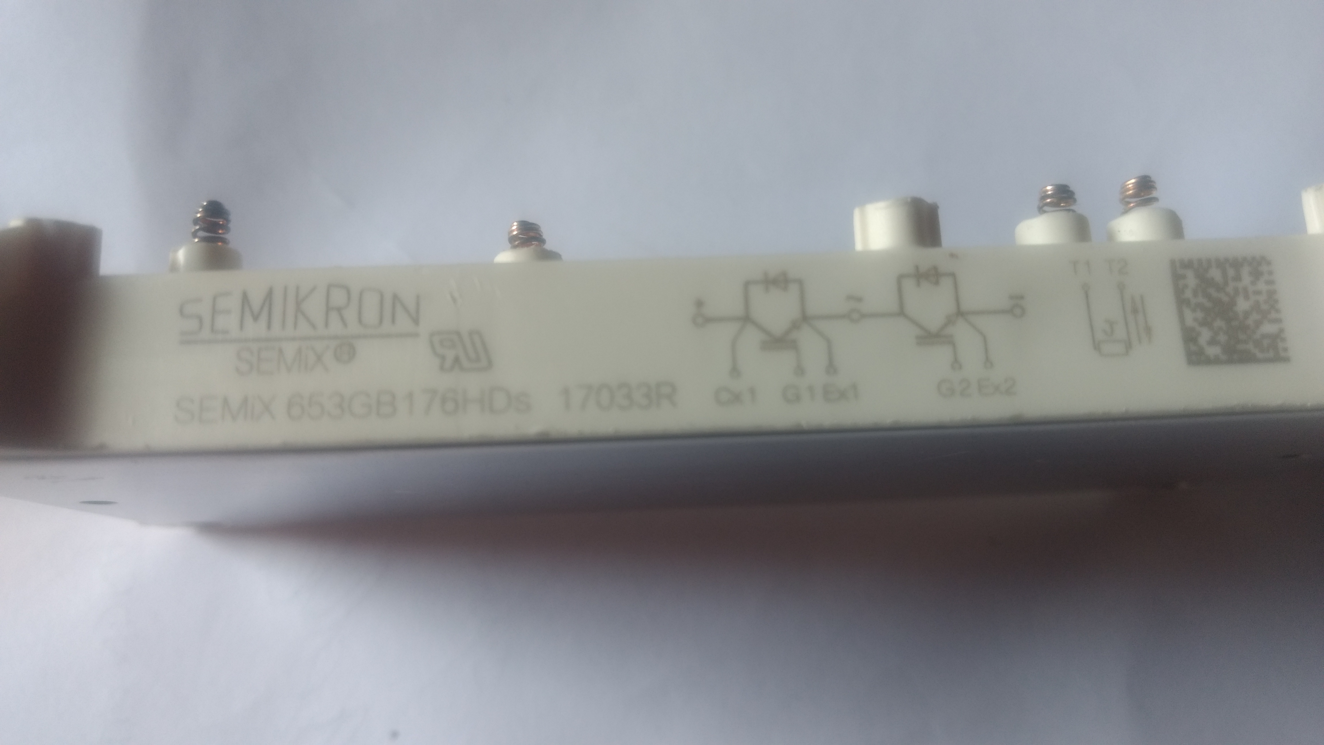 Semikron Igbt Modules - Silicon | 50mm X 30mm X 15mm, 1200v Voltage Rating, 100a Current Rating, Through-hole Mounting, -40°c To +150°c Operating Temperature, To-247 Package Type