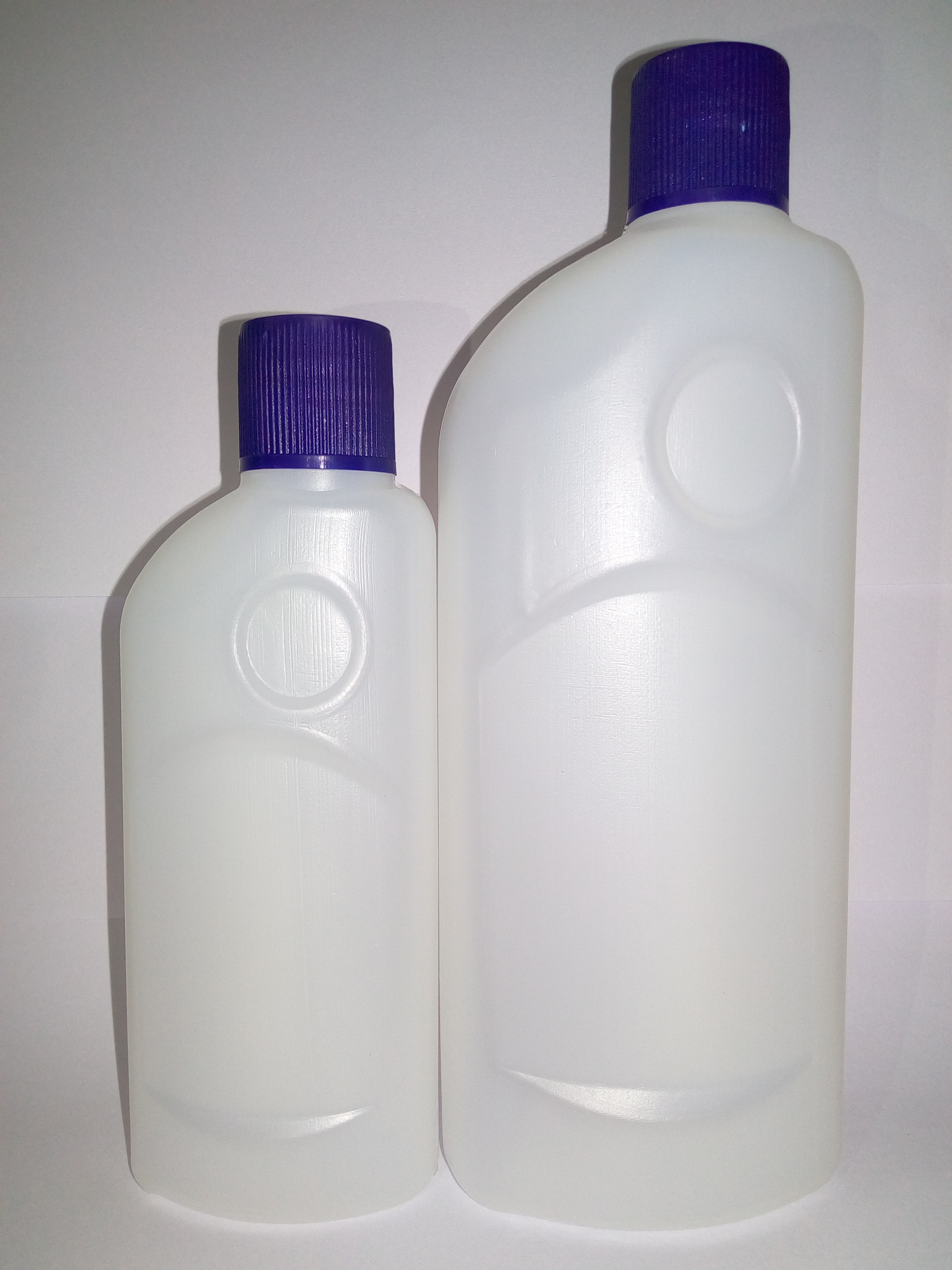 Empty Floor Cleaner Bottle - Hdpe Material, 250 Ml & 500 Ml Sizes, Semi-transparent Color, Rigid Build, Weight: 38 Grams
