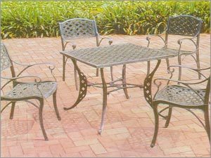 गार्डन डिज़ाइनर चेयर सेट