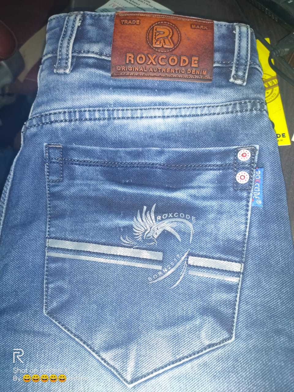 As Per Demand Nerrow Bottom Jeans With Side Less