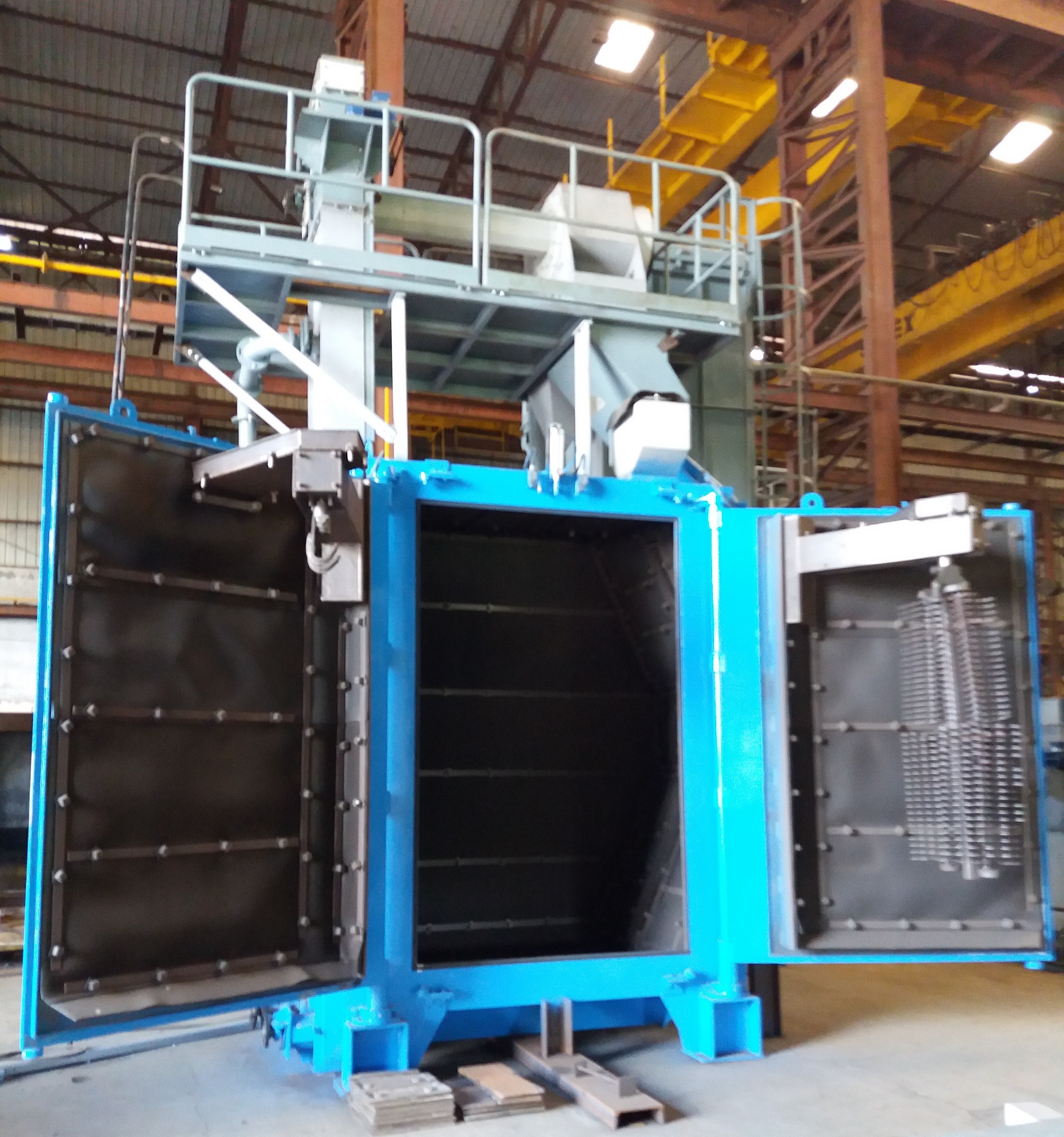 Door Mounted Hook Spinner Hanger Shot Blasting Machine