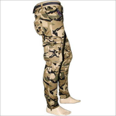 पुरुषों का कैमो प्रिंट कार्गो