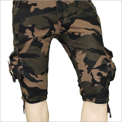 पुरुषों का कैमouflage प्रिंट कैप्री