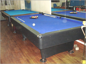 व्यावसायिक पूल टेबल