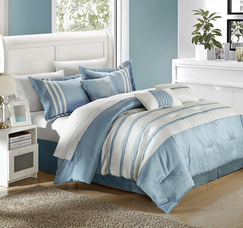 Daisy Embroidered Comforter Set