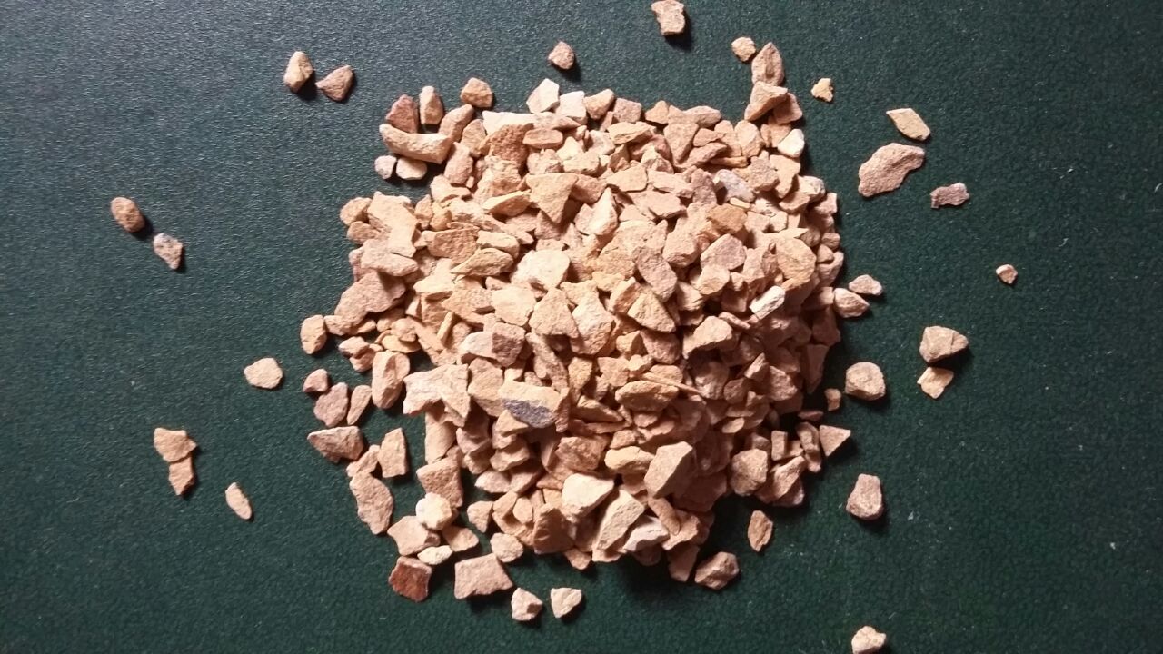 Natural Wall Cladding Red 1-3 Mm Stone Chips / Water Wash Marble Aggregate Gravels Construction Used - Artificial Stone Type: Solid Surface