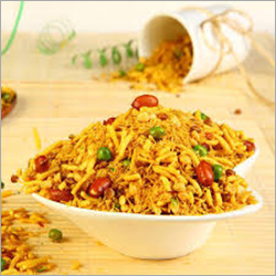 स्वादिष्ट मिश्रण नमकीन