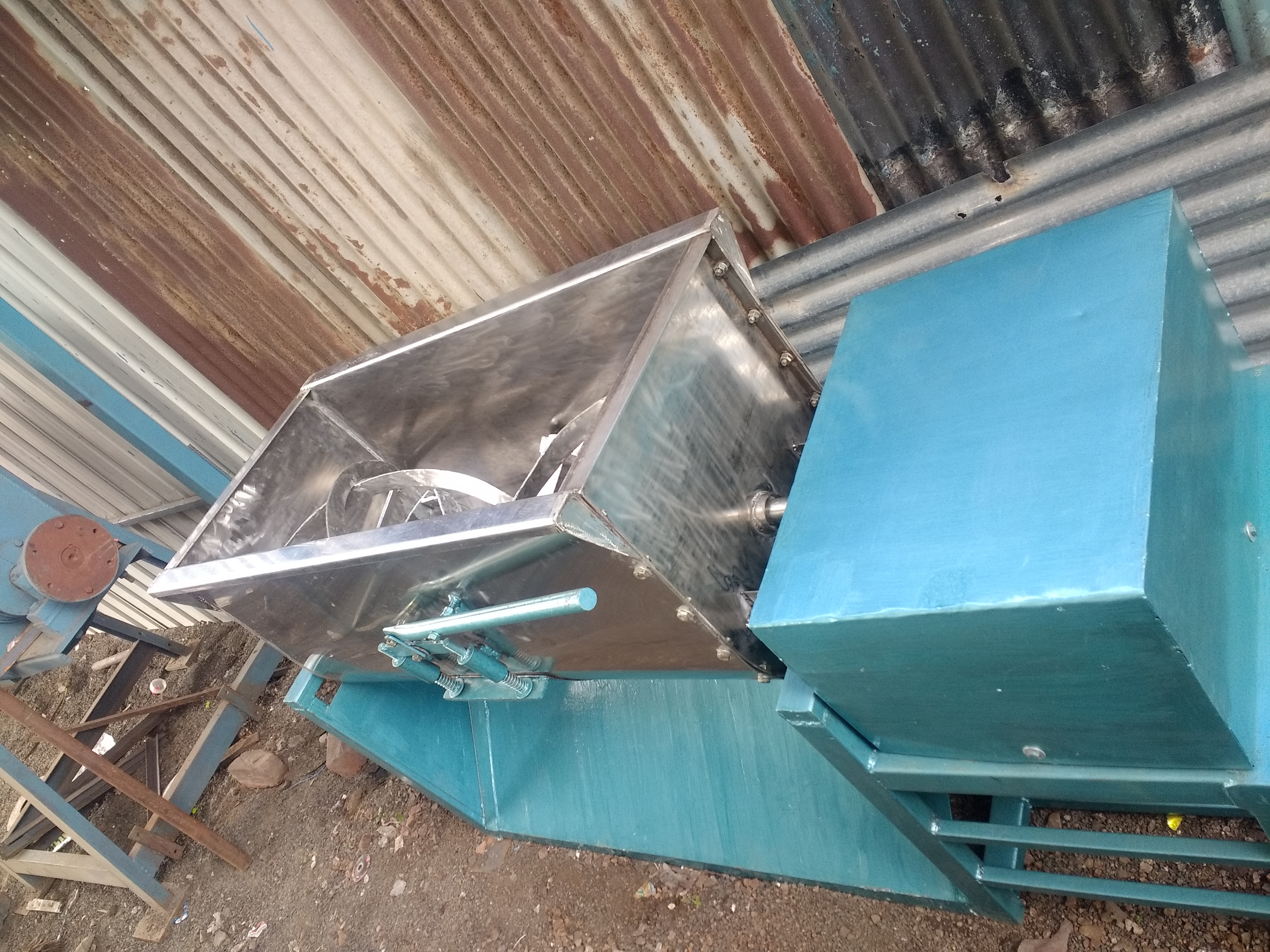 Detergent Mixer Machine - Automatic Grade: Semi-automatic
