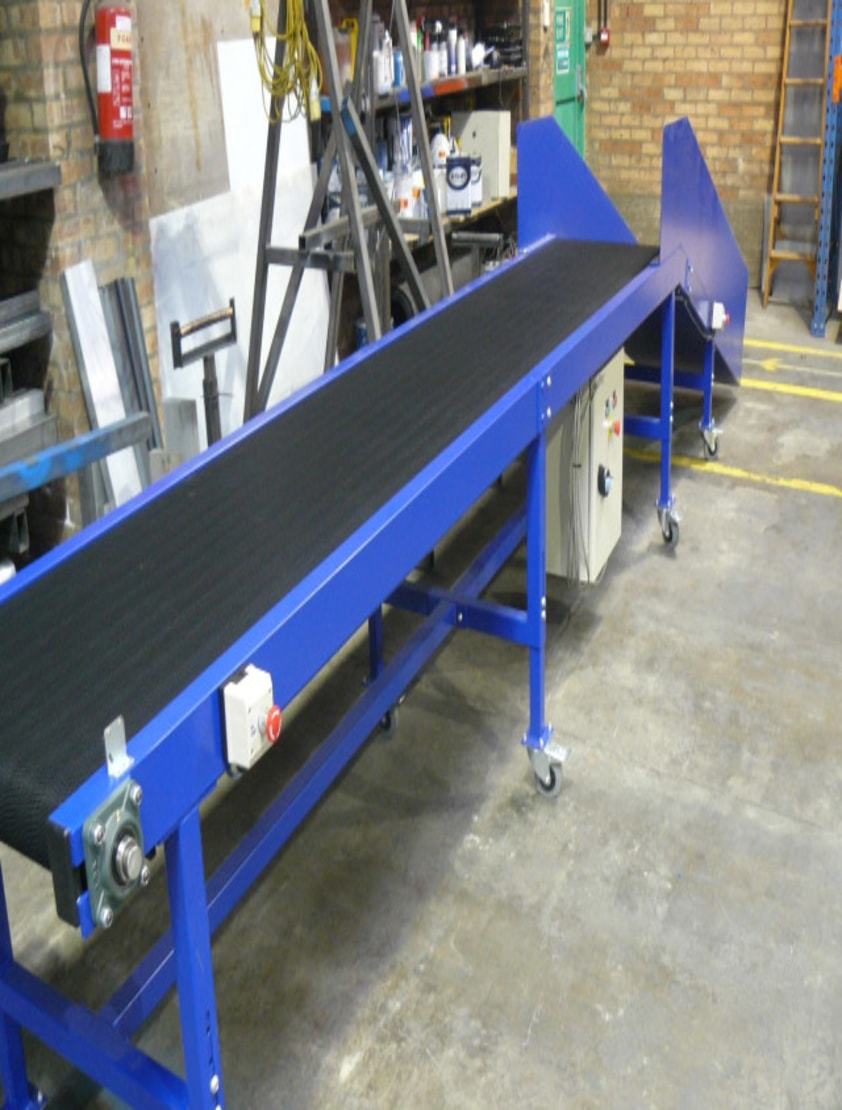Flat Belt Conveyors - Rubber Material, Custom Length And Width, Motorized Drive | High Resilience, Impact Resistant, Durable, Adjustable Speed