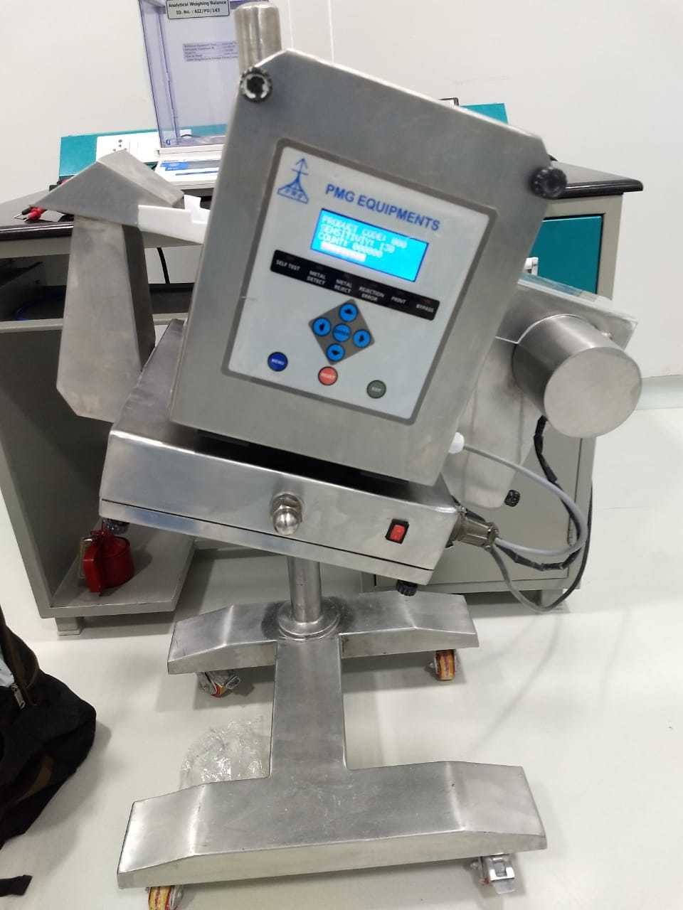 Digital Tablet Metal Detector Waterproof: Yes