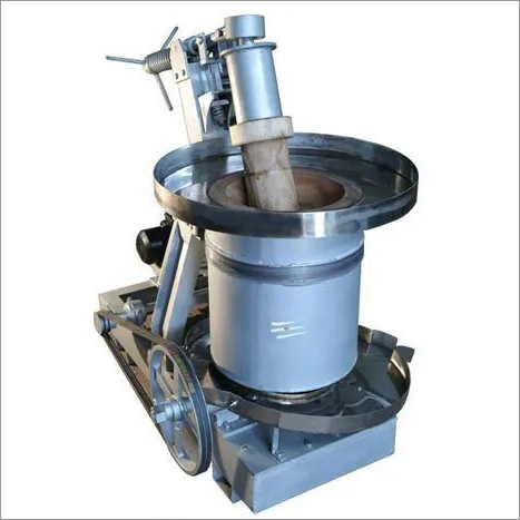Mustard Oil Extraction Machine - Metal, Semi-Automatic, 1-5 Ton/Day Capacity | Long Service Life, New Condition, 220 Volt