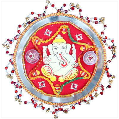 सजाया हुआ पूजा थाली
