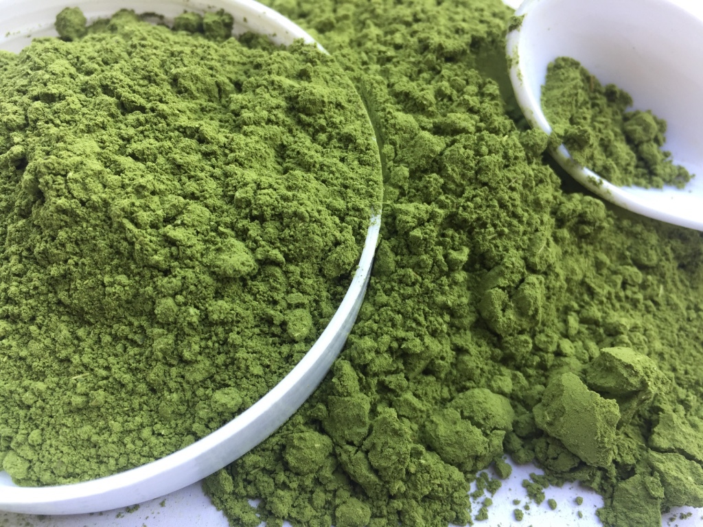 Moringa Leaf Powder - 25 Kgs Green Herbal Extract | A Grade, Powder Form, 24 Months Shelf Life, Ideal For Men And Women