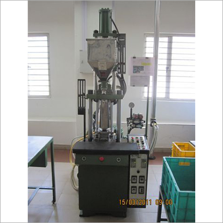 Multiplas Vertical Injection Molding Machine