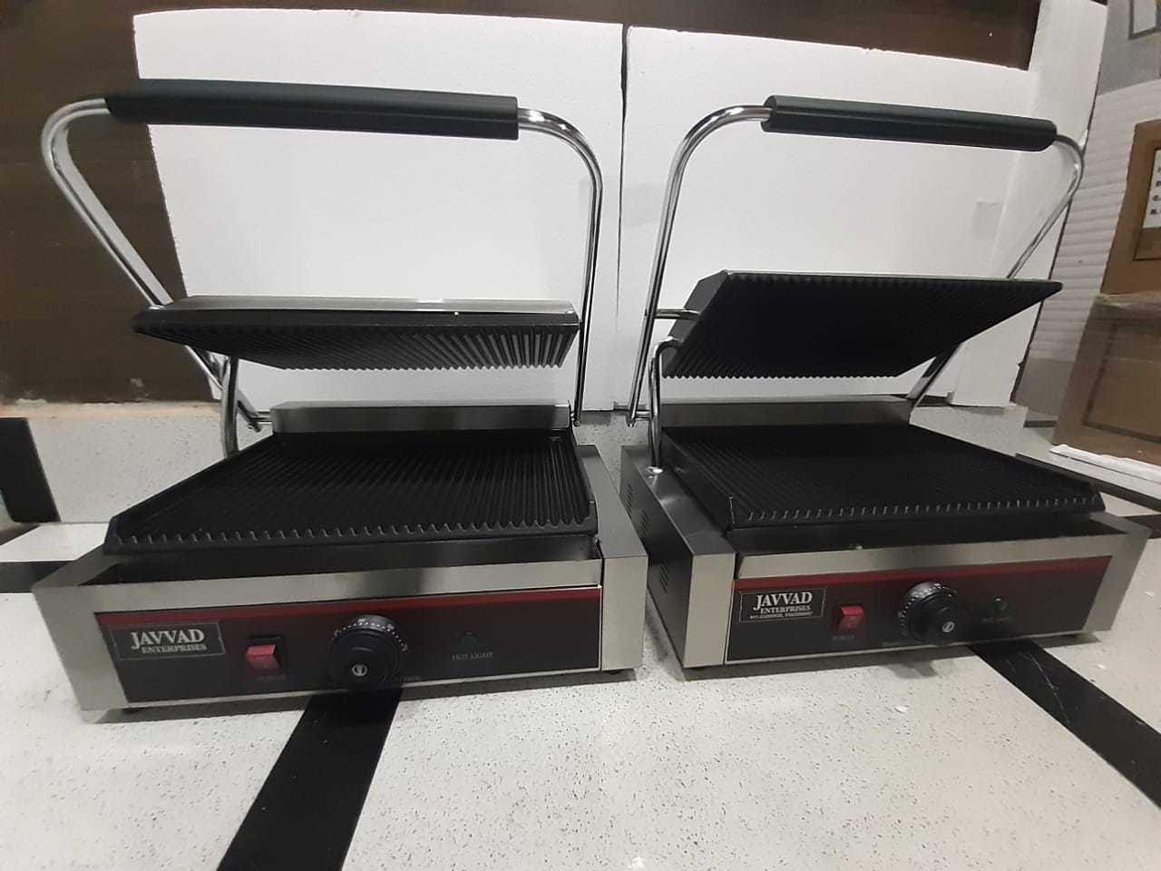 White Sandwich Griller